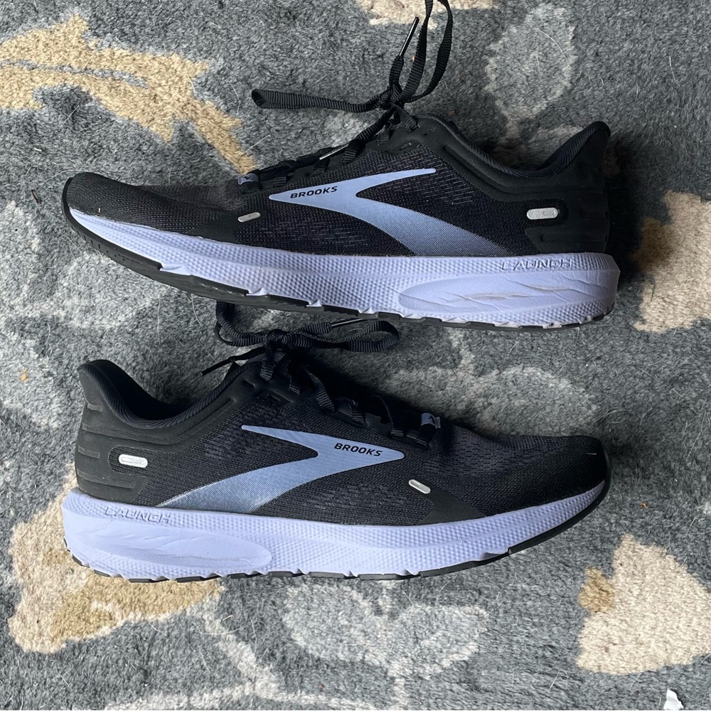 Brooks Women’s Launch 9 Black and Lavender Size 8.5